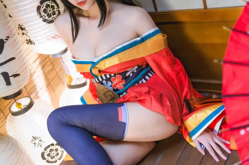 [Momoko葵葵] [19P+9S - 116MB] 碧蓝航线 - 大凤-Gallery Cosplay