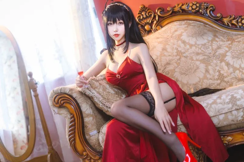 [Momoko葵葵] [18P+7S - 110MB] 碧蓝航线 - 大凤