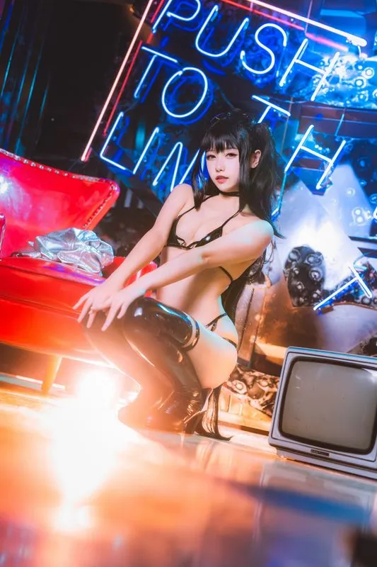 [Momoko葵葵] [19P+9S - 101MB] 碧蓝航线 - 大凤