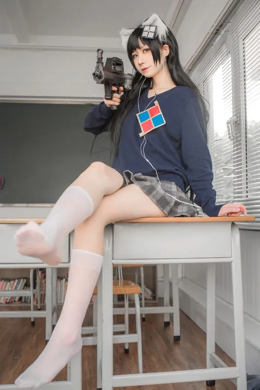 [izumi泉桃子] [40P – 178MB] 少女前线 – 95式