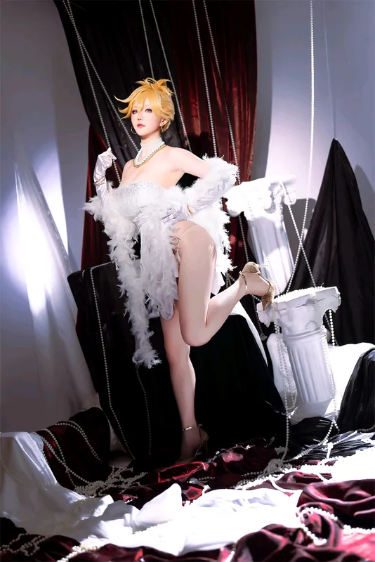 [星之迟迟] [32P+13S - 57MB] 吊带袜天使 - Panty