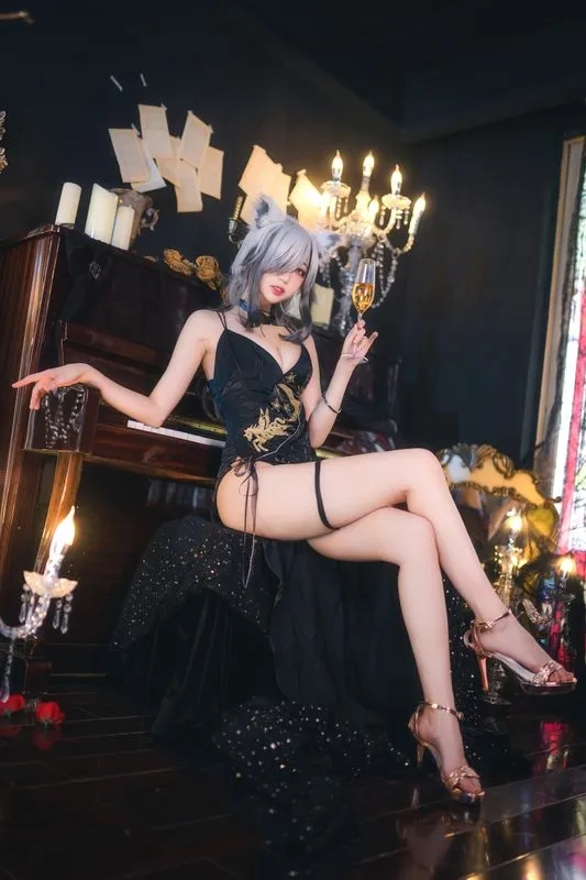 [周叽是可爱兔兔] [24P - 315MB] 明日方舟 - 黑-Gallery Cosplay